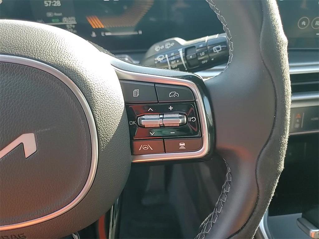 used 2025 Kia Sorento car, priced at $30,288