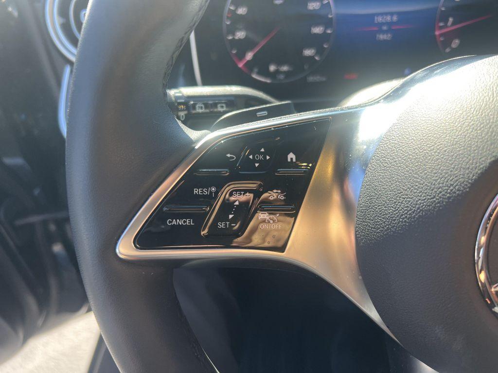 Mercedes-Benz GLC view 20