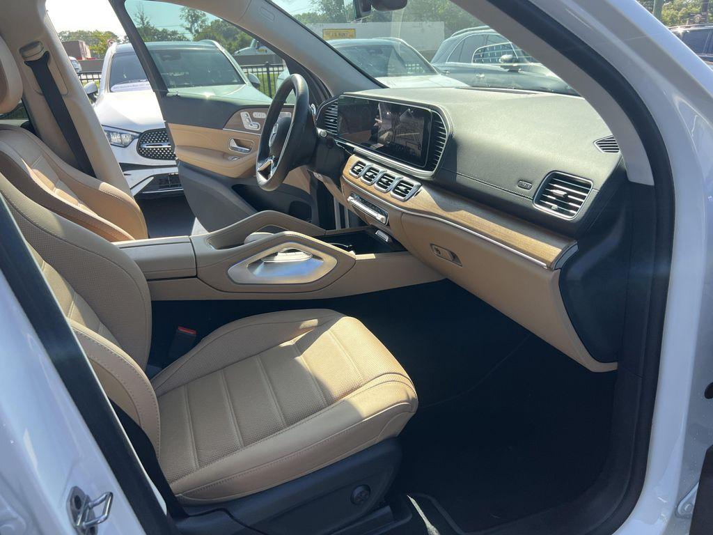 Mercedes-Benz GLE view 33