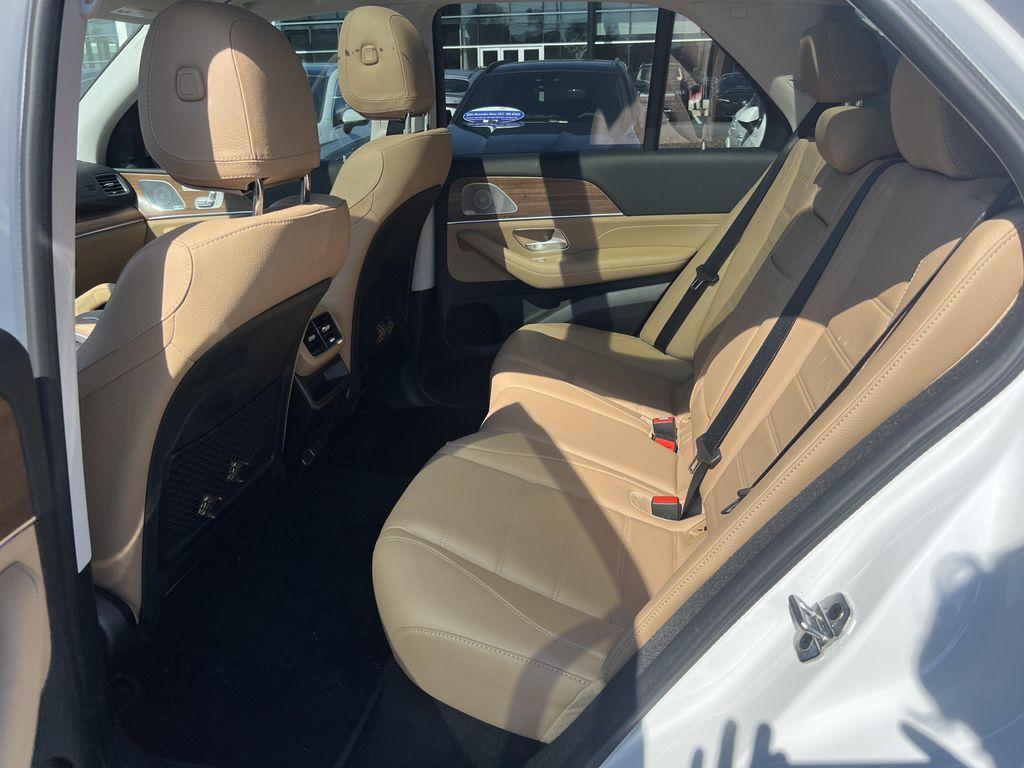 Mercedes-Benz GLE view 31