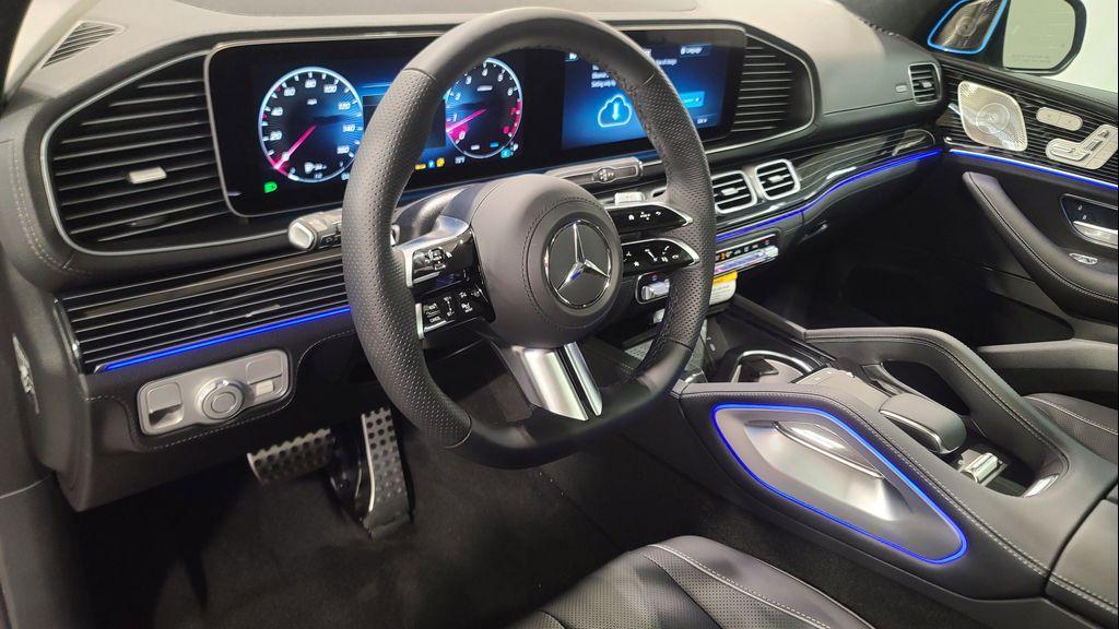 new 2026 Mercedes-Benz GLS 580 car, priced at $136,255