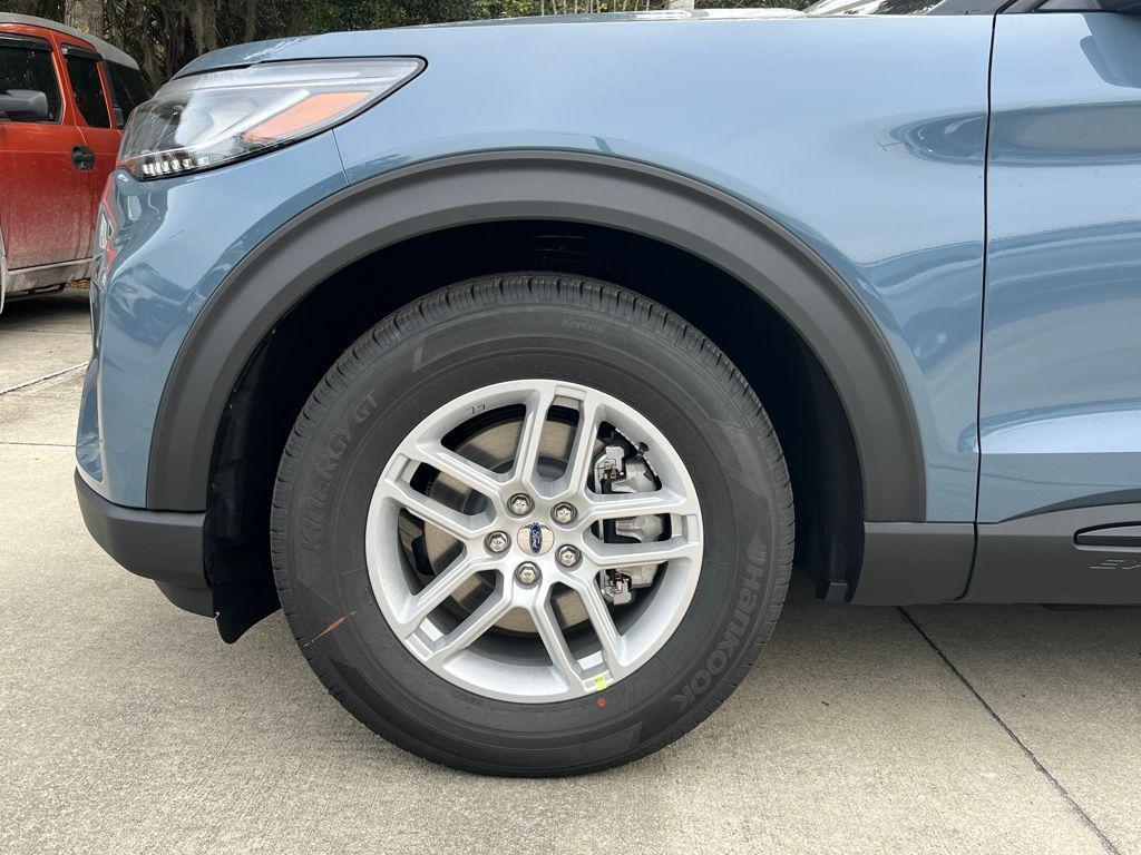 new 2026 Ford Explorer car, priced at $37,988