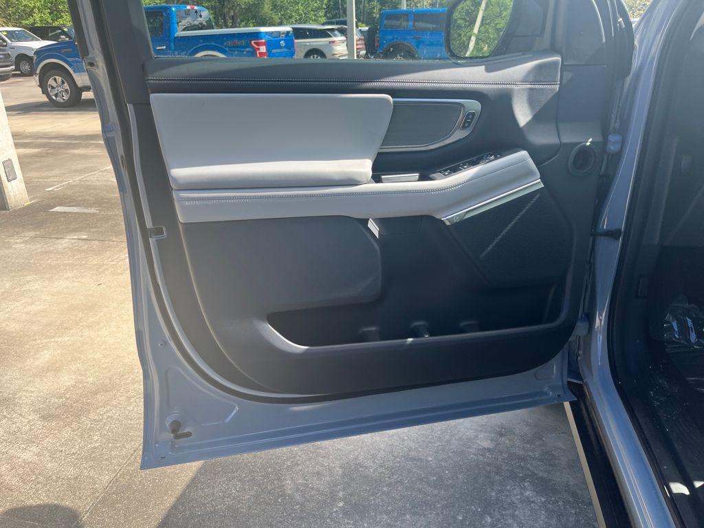 new 2026 Ford Expedition car, priced at $79,948