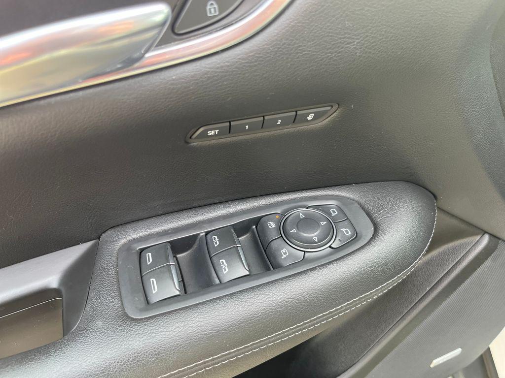 used 2021 Cadillac XT5 car, priced at $17,000