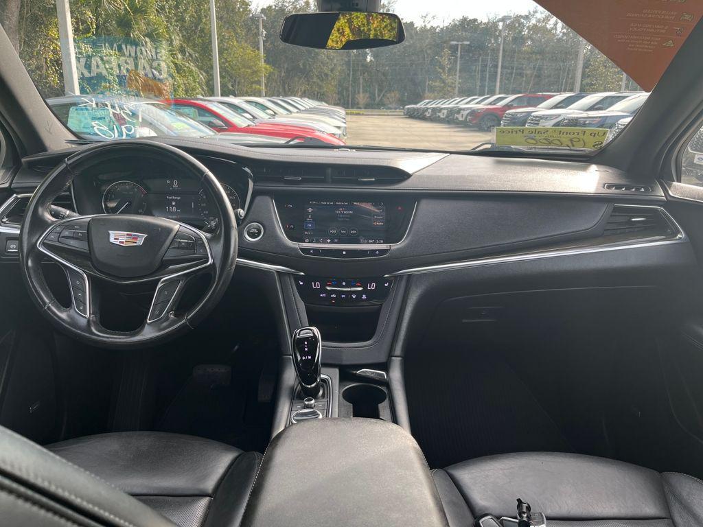 used 2021 Cadillac XT5 car, priced at $17,000