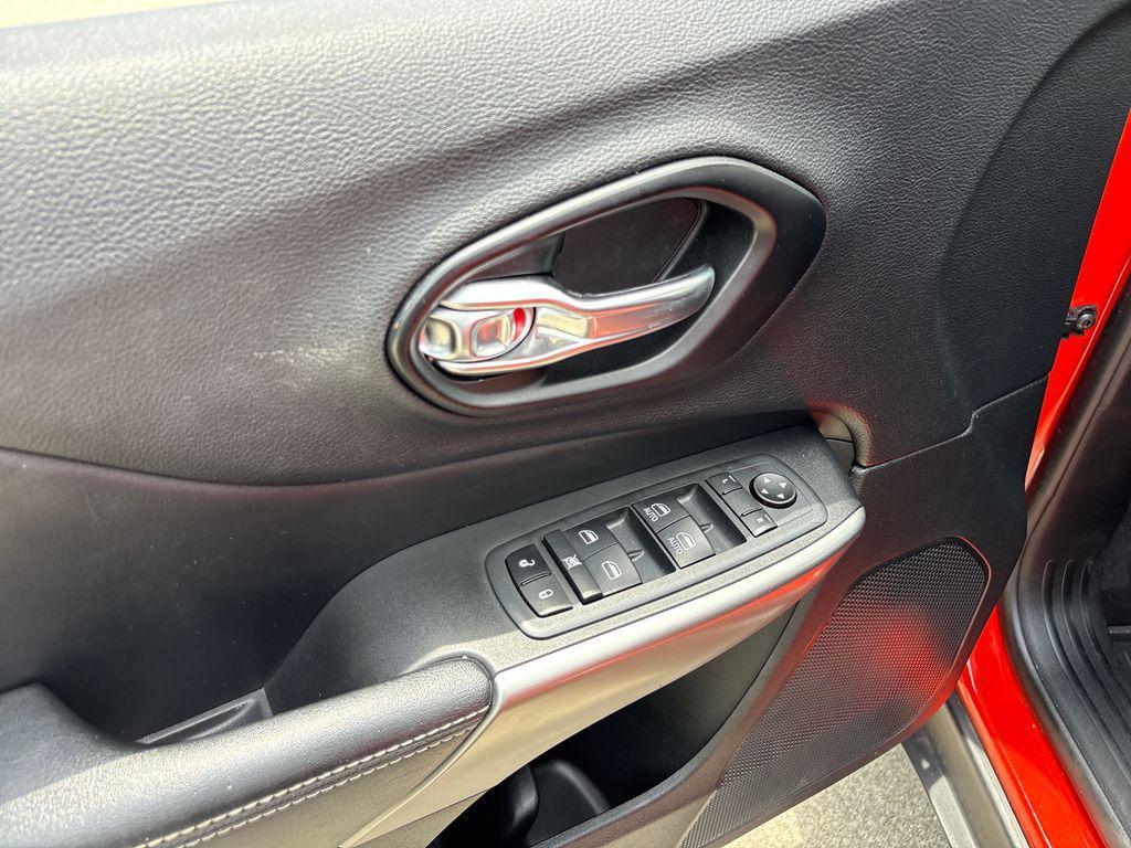 used 2021 Jeep Cherokee car, priced at $20,400