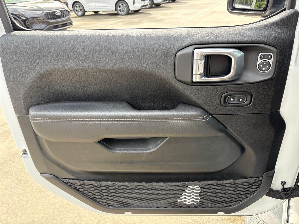 used 2021 Jeep Gladiator car, priced at $28,701