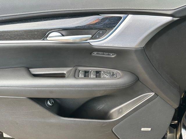 used 2022 Cadillac XT5 car, priced at $30,413