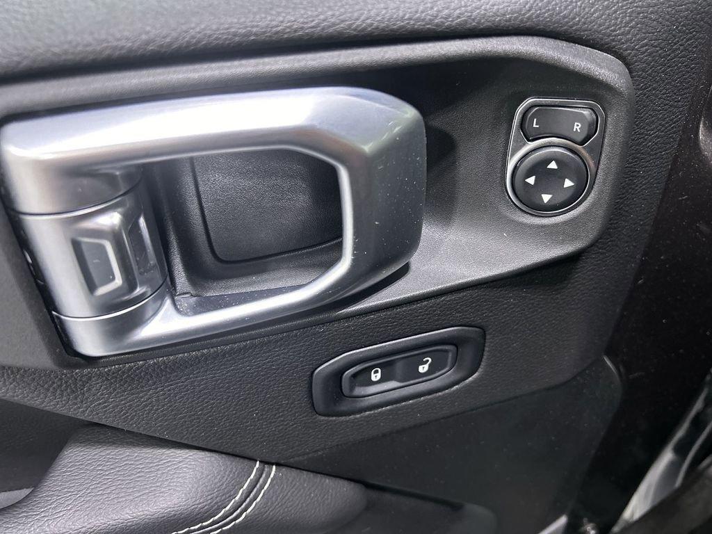 used 2022 Jeep Wrangler Unlimited car, priced at $33,900