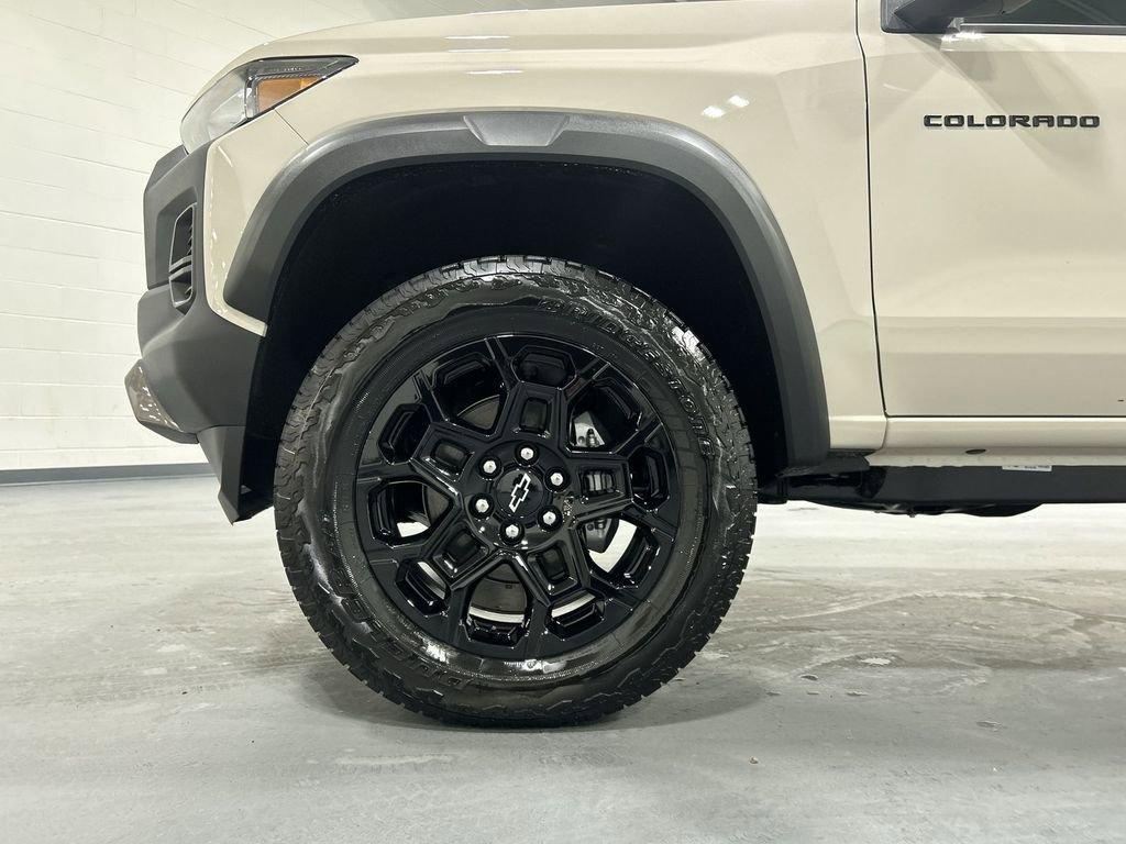 new 2026 Chevrolet Colorado car, priced at $44,215
