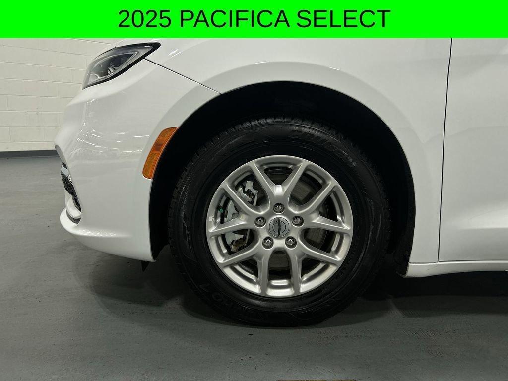 used 2025 Chrysler Pacifica car, priced at $28,463