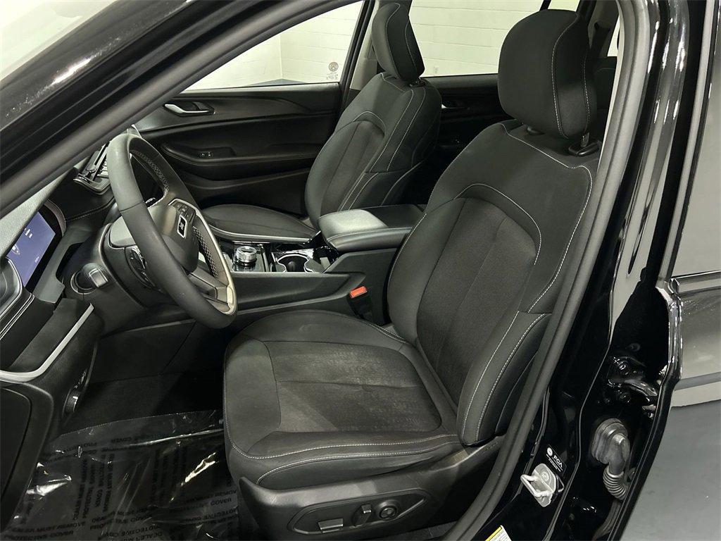 used 2023 Jeep Grand Cherokee car, priced at $24,227