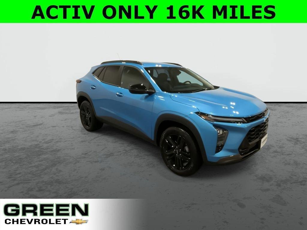 used 2025 Chevrolet Trax car, priced at $24,250
