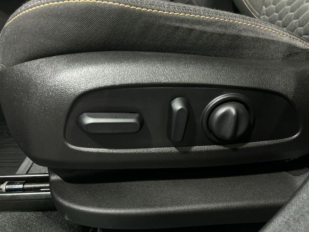 used 2018 Chevrolet Equinox car, priced at $9,999