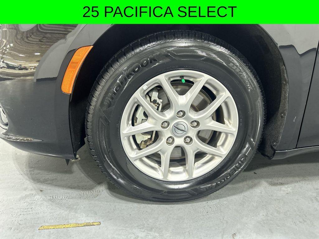 used 2025 Chrysler Pacifica car, priced at $28,588