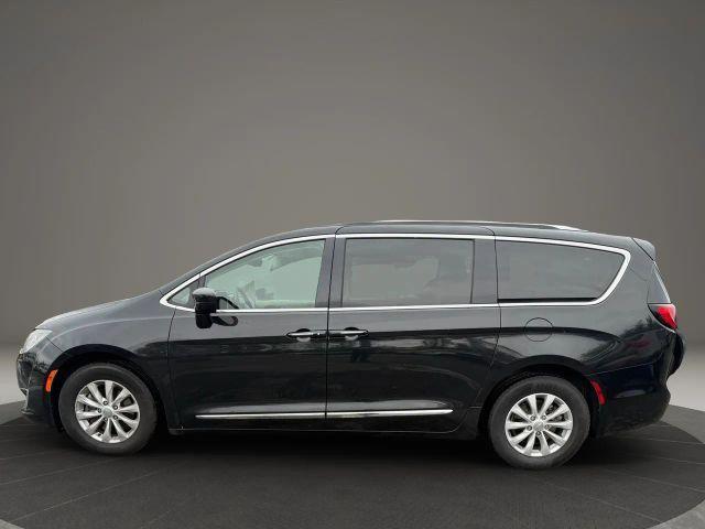 used 2019 Chrysler Pacifica car, priced at $11,499
