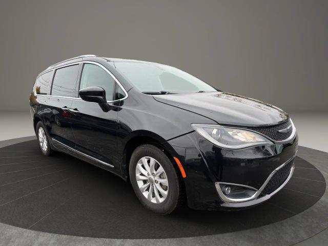 used 2019 Chrysler Pacifica car, priced at $11,499