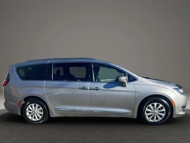 used 2018 Chrysler Pacifica car, priced at $11,399