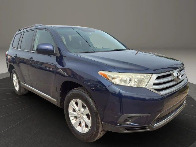 used 2013 Toyota Highlander car, priced at $9,999