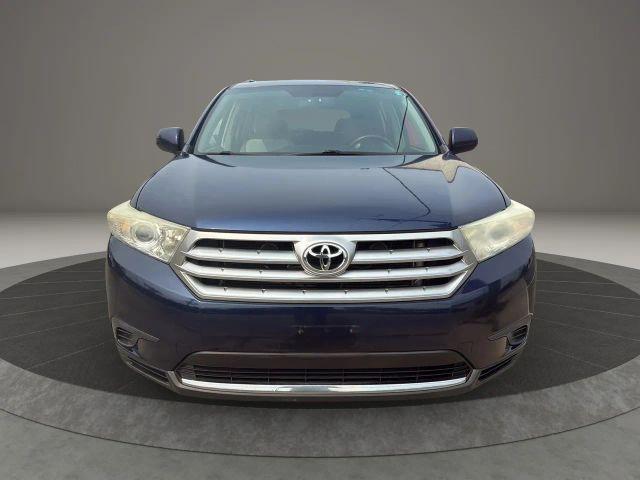 used 2013 Toyota Highlander car, priced at $9,999