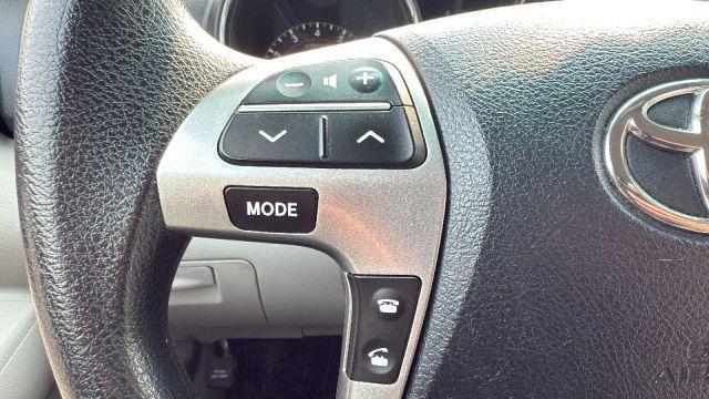 used 2013 Toyota Highlander car, priced at $9,999