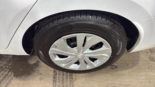 used 2023 Nissan Versa car