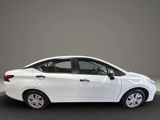 used 2023 Nissan Versa car