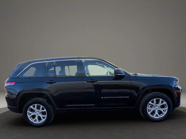 used 2022 Jeep Grand Cherokee car, priced at $19,999