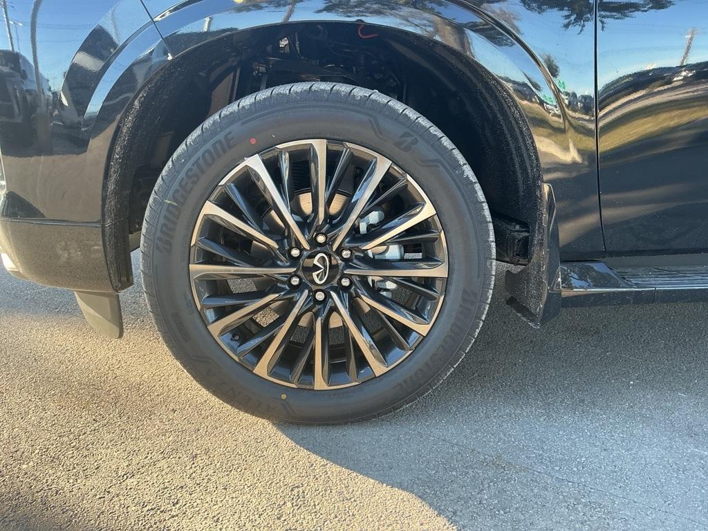 new 2026 INFINITI QX80 car, priced at $105,655