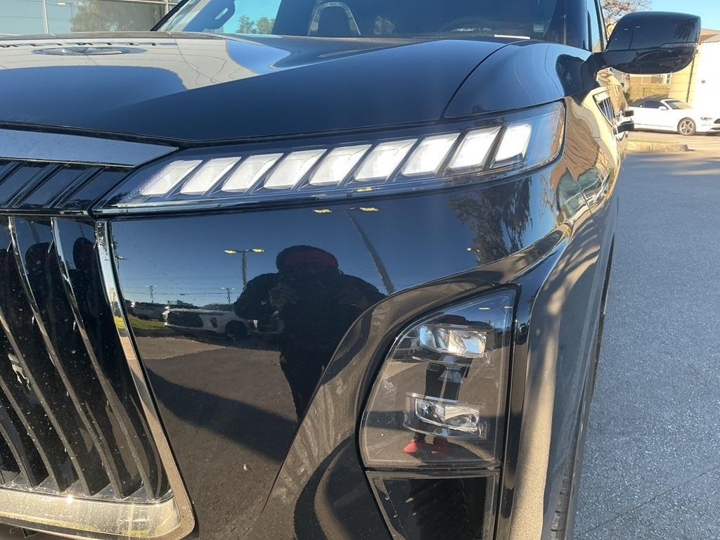 new 2026 INFINITI QX80 car, priced at $105,655