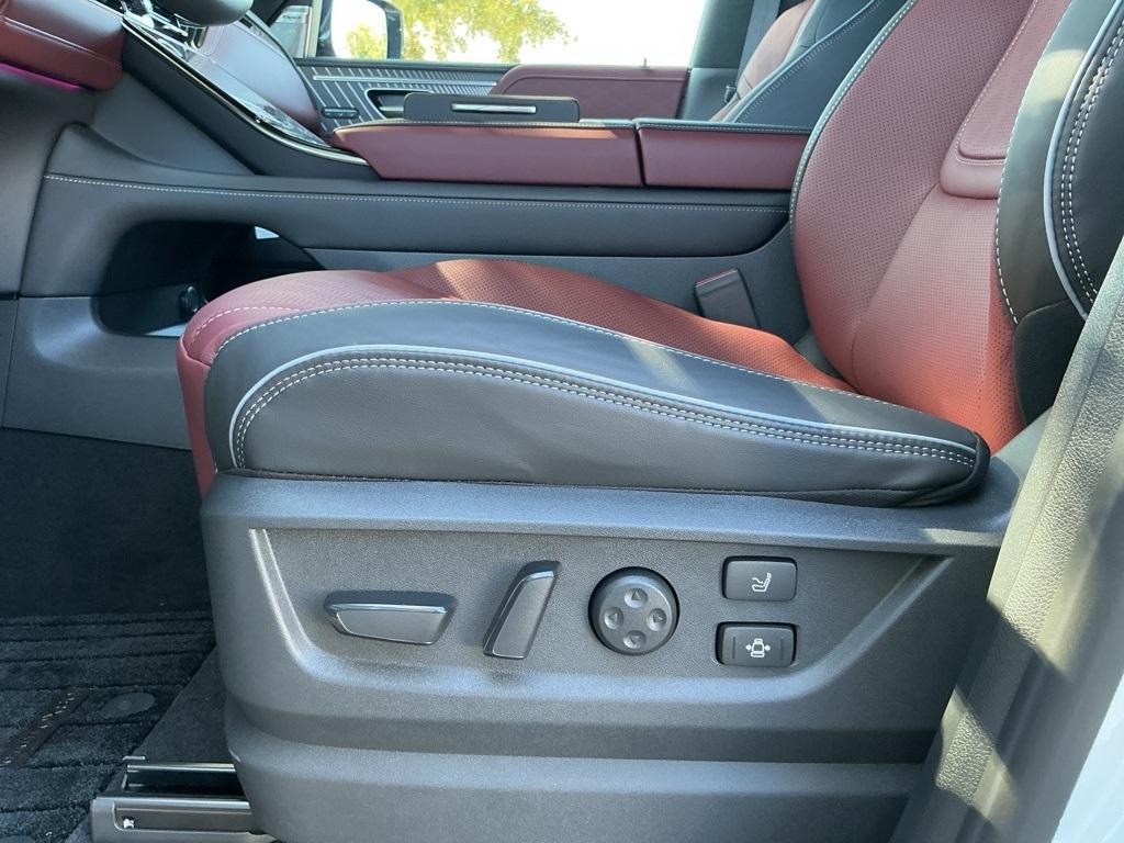 new 2026 INFINITI QX80 car, priced at $110,961