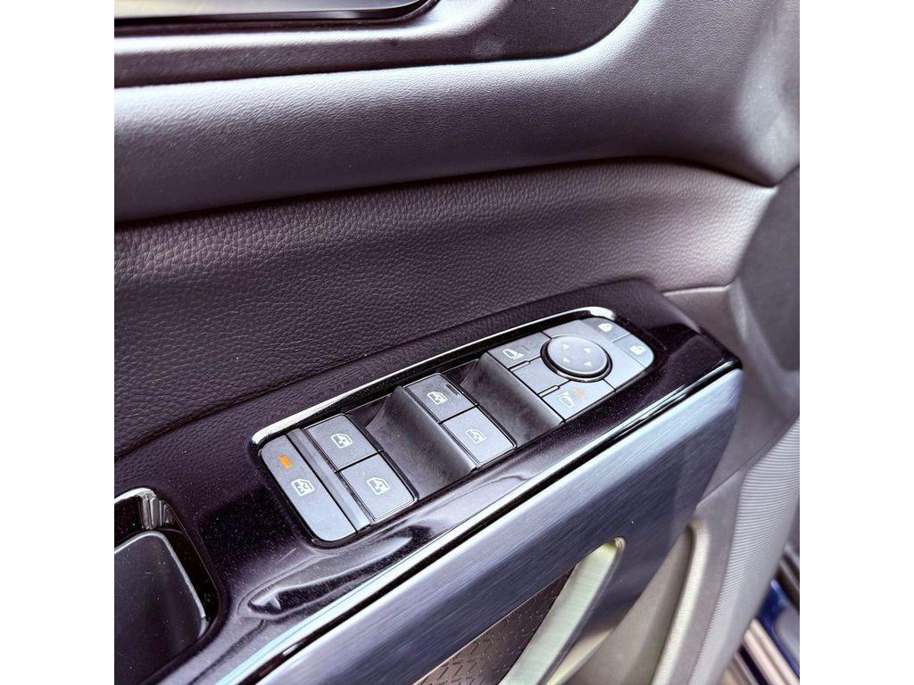 used 2025 Nissan Pathfinder car, priced at $33,817