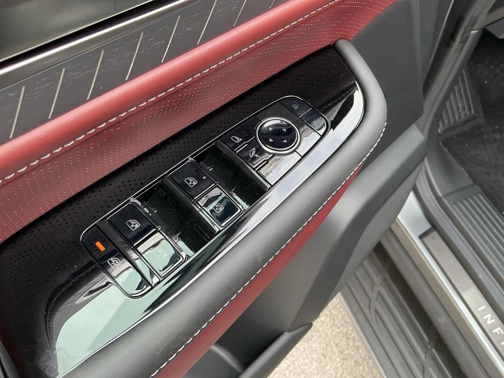 new 2026 INFINITI QX80 car, priced at $105,655