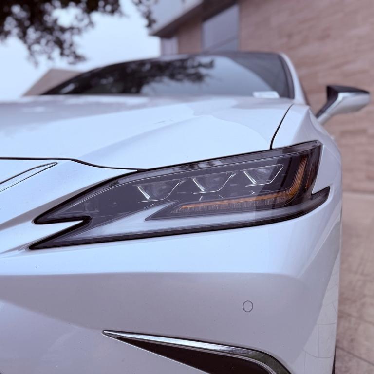 used 2020 Lexus ES 350 car, priced at $32,186