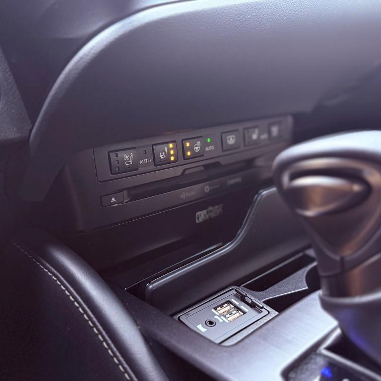 used 2020 Lexus ES 350 car, priced at $32,186