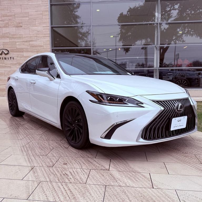 used 2020 Lexus ES 350 car, priced at $32,186