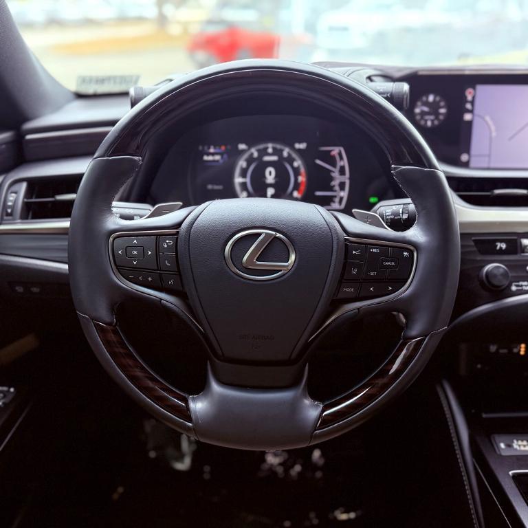 used 2020 Lexus ES 350 car, priced at $32,186
