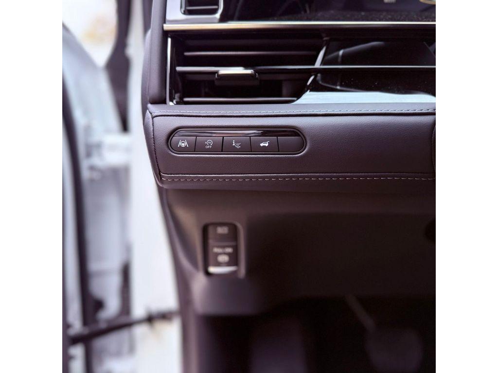 new 2026 INFINITI QX80 car, priced at $101,348