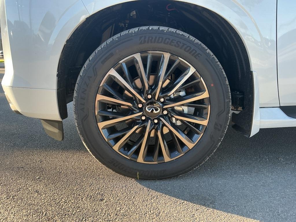 new 2026 INFINITI QX80 car, priced at $105,860