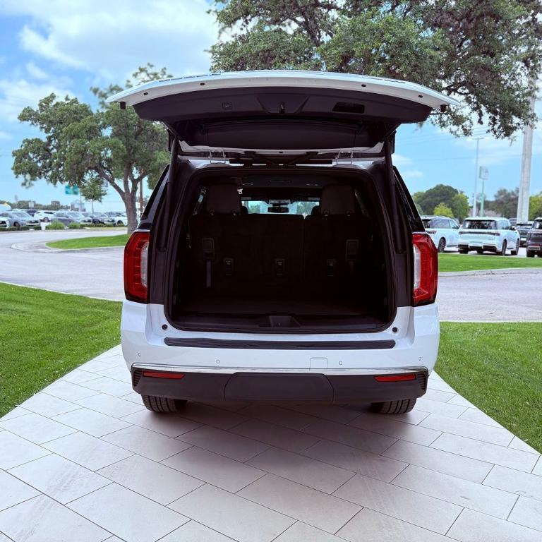 used 2024 GMC Yukon car, priced at $52,198
