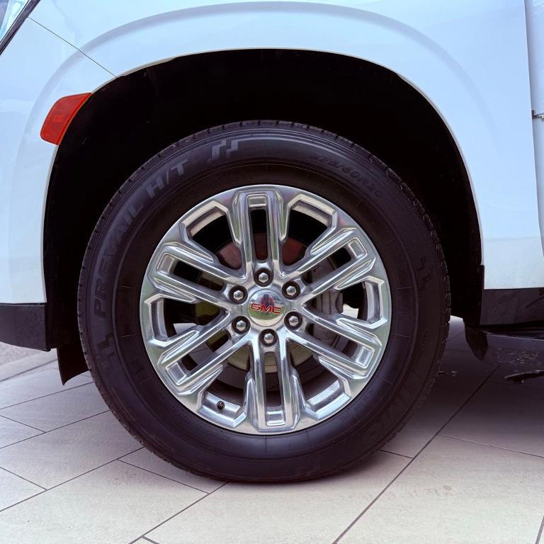 used 2024 GMC Yukon car, priced at $52,198