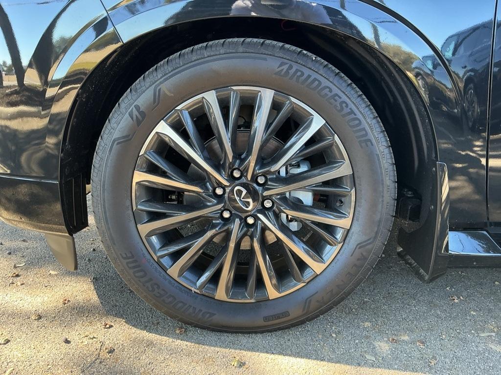 new 2026 INFINITI QX80 car, priced at $109,780