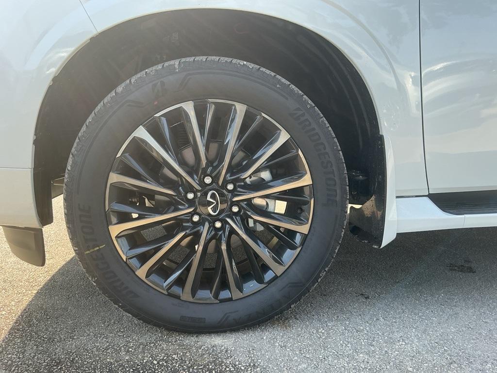 new 2026 INFINITI QX80 car, priced at $105,920