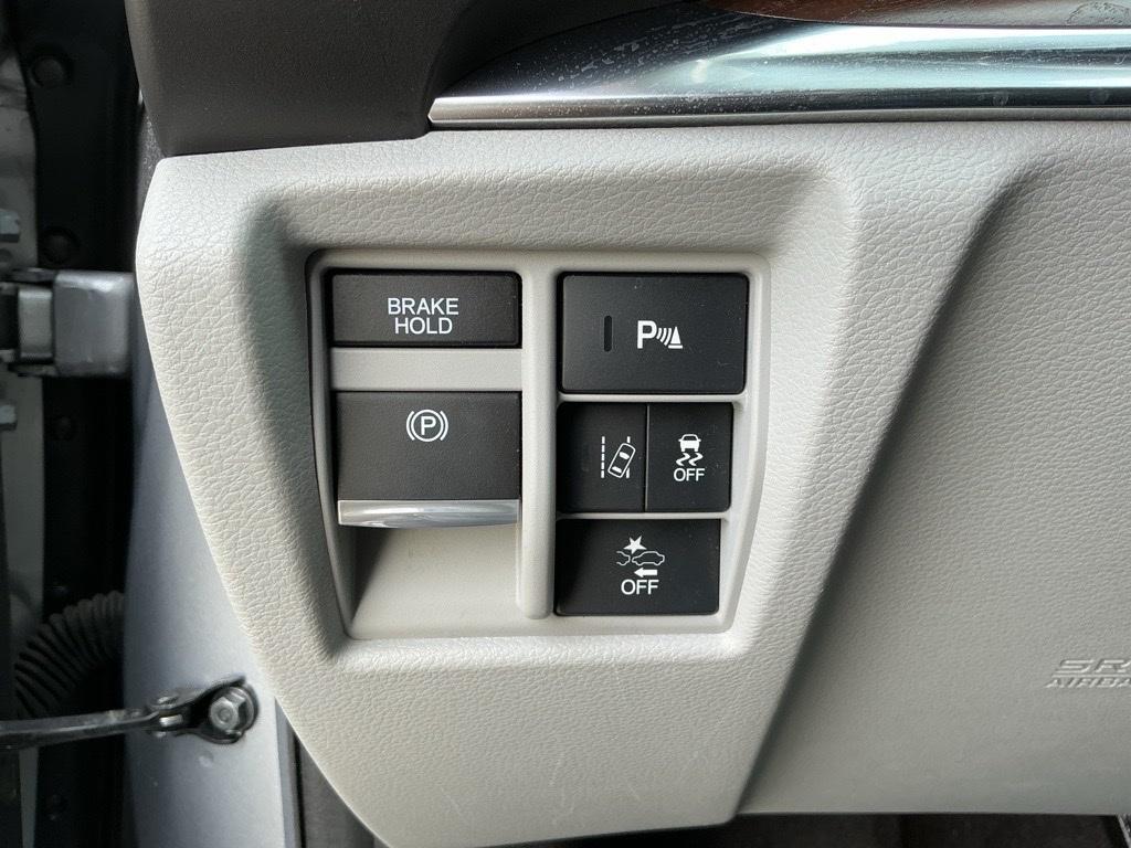 used 2019 Acura MDX car, priced at $21,143