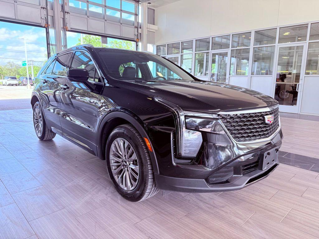used 2025 Cadillac XT4 car, priced at $30,917