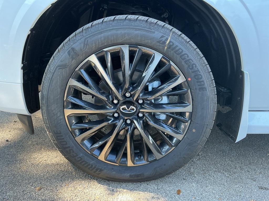 new 2026 INFINITI QX80 car, priced at $109,260