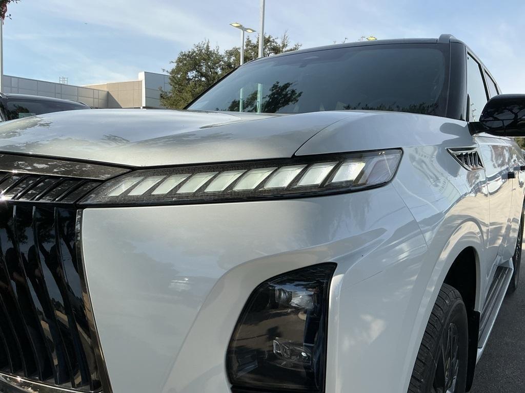 new 2026 INFINITI QX80 car, priced at $110,920