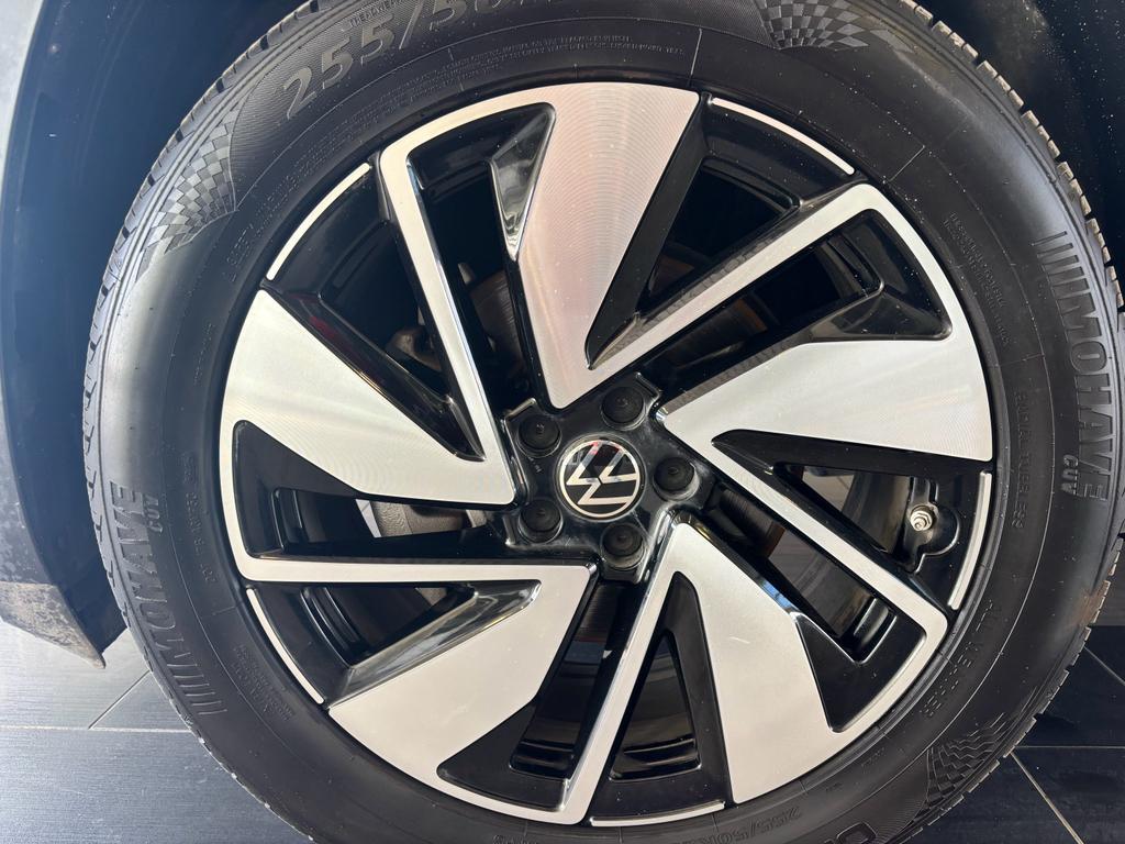 used 2025 Volkswagen Atlas car, priced at $31,958