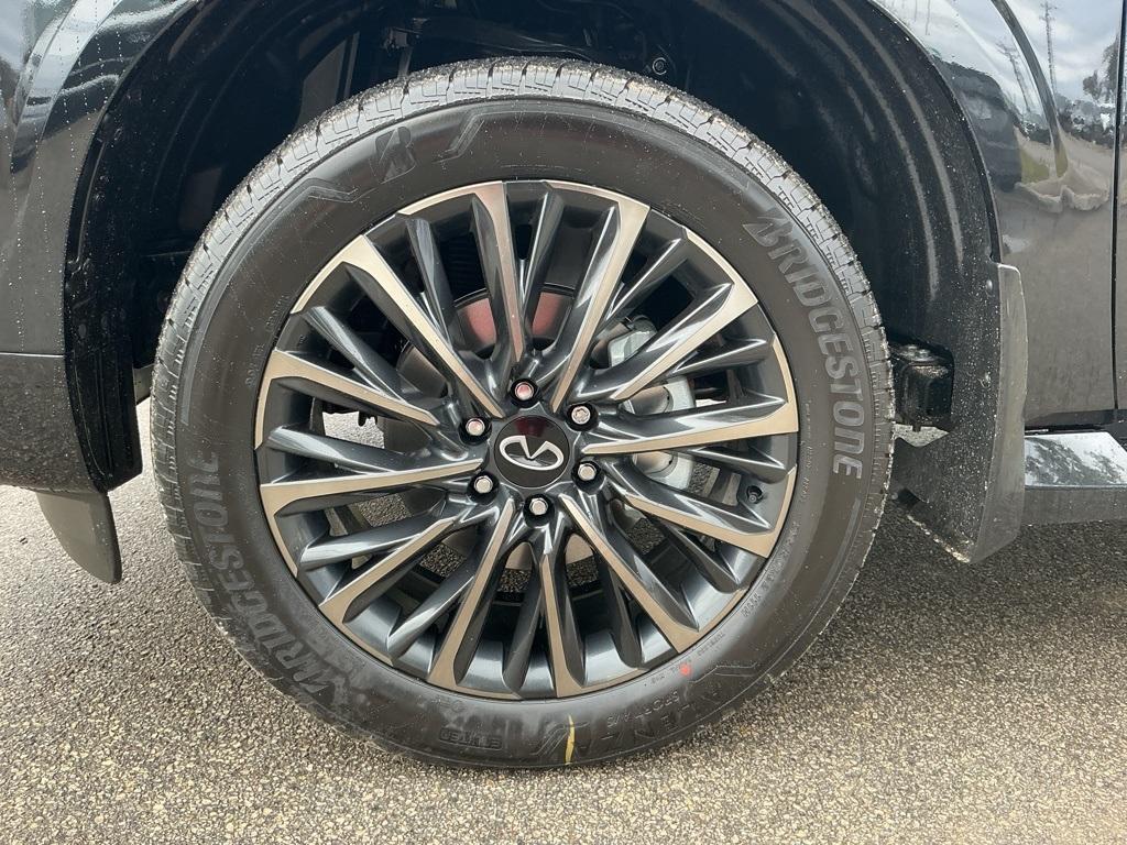 new 2026 INFINITI QX80 car, priced at $105,715