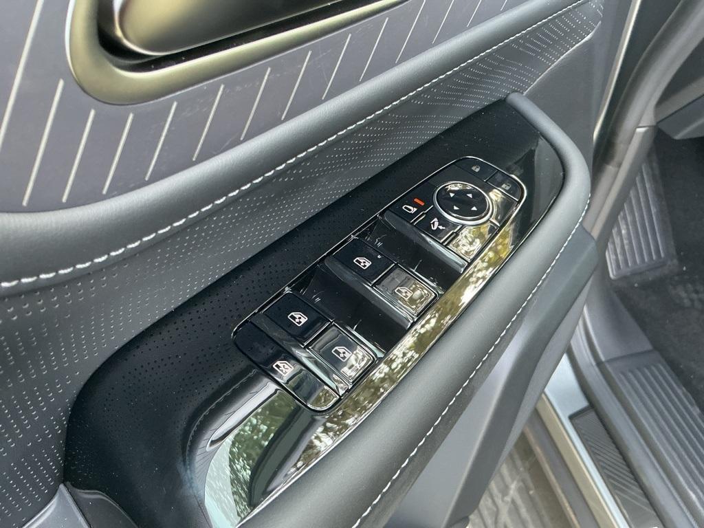 new 2026 INFINITI QX80 car, priced at $105,655